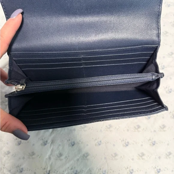 CHANEL Dark Blue Quilted Card Holder - Picture 8 of 11